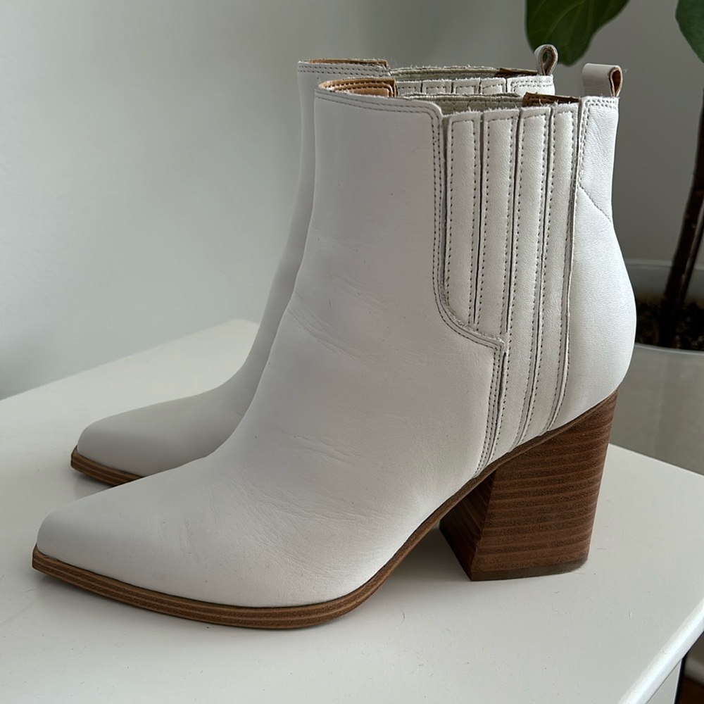 Marc Fisher Ltd. Oshay WHITE Bootie Size 9